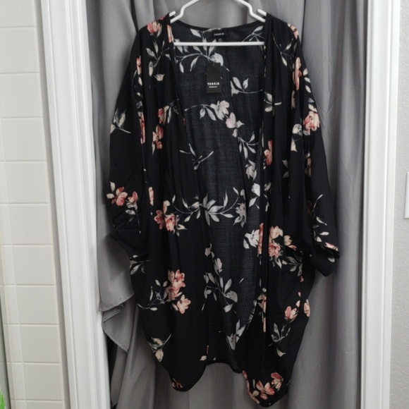 torrid Jackets & Blazers - Torrid Floral kimono jacket